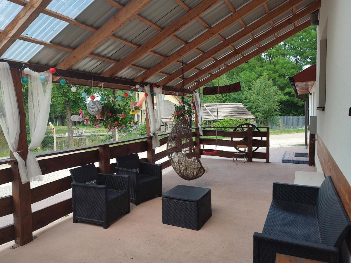 Вилла Agrowczasy Nad Stawem Gartatowice Экстерьер фото