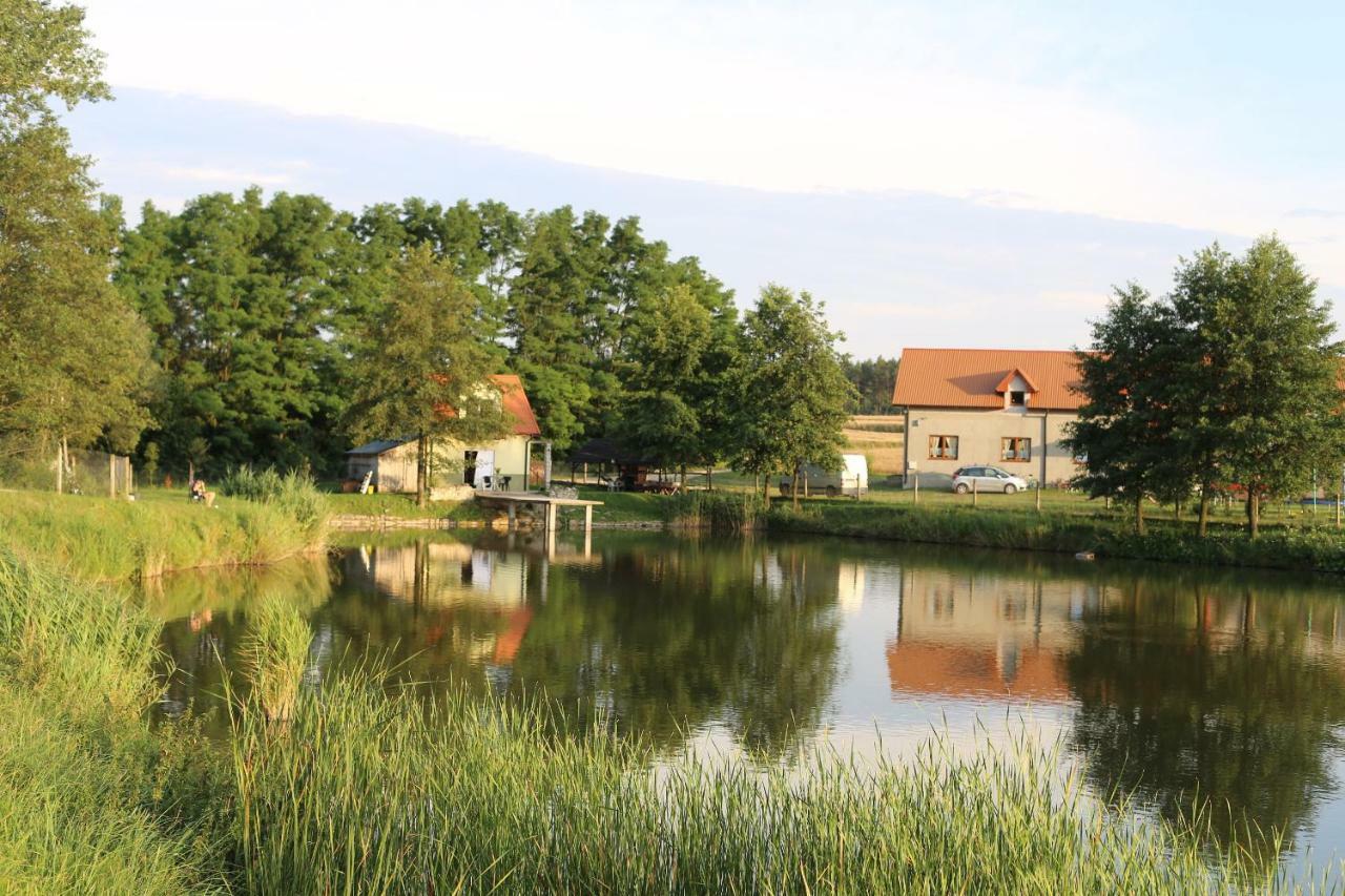 Вилла Agrowczasy Nad Stawem Gartatowice Экстерьер фото