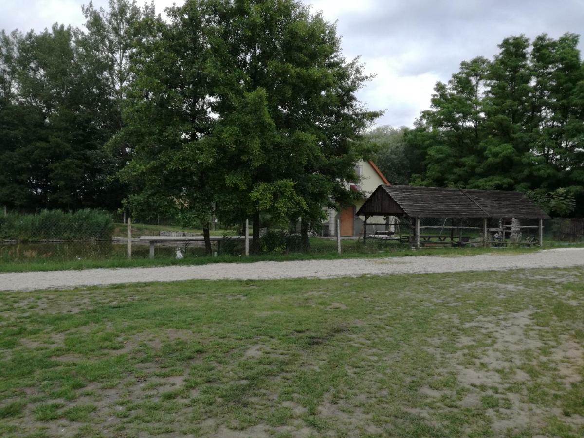 Вилла Agrowczasy Nad Stawem Gartatowice Экстерьер фото