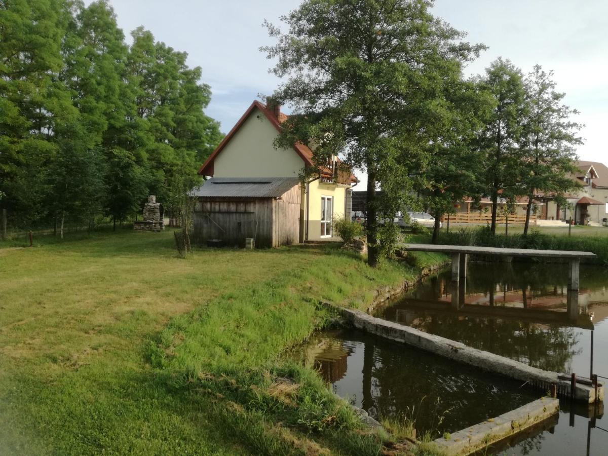 Вилла Agrowczasy Nad Stawem Gartatowice Экстерьер фото